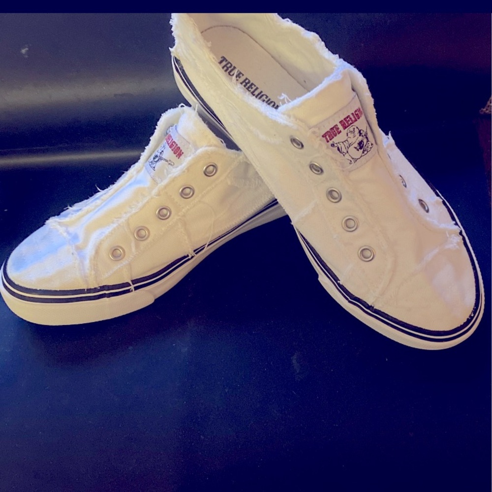 TRUE RELIGION KOREY SLIP ON LASELESS